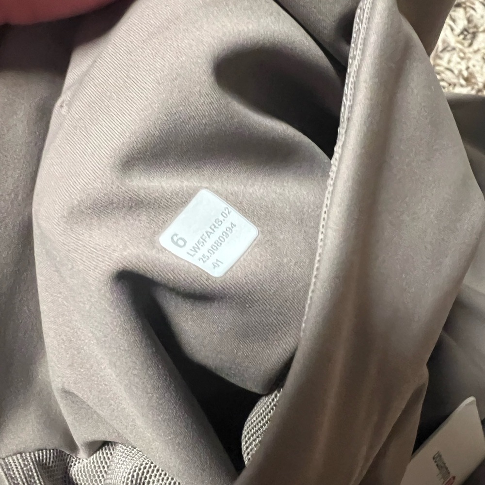 Lululemon Fast and Free High Rise Tight 25” *5 pocket - Picture 4 of 6